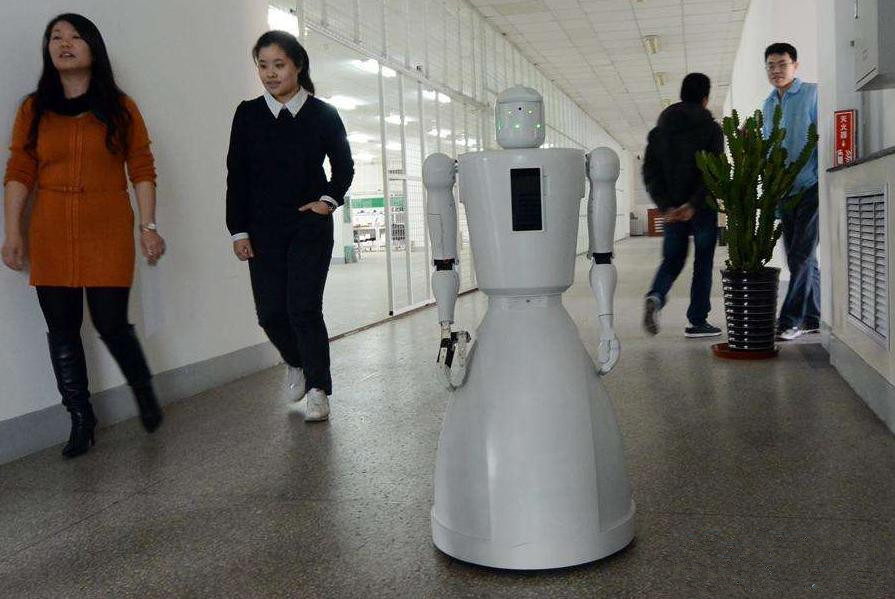 我国推动智能家庭服务机器人研发应用及最新社区早报