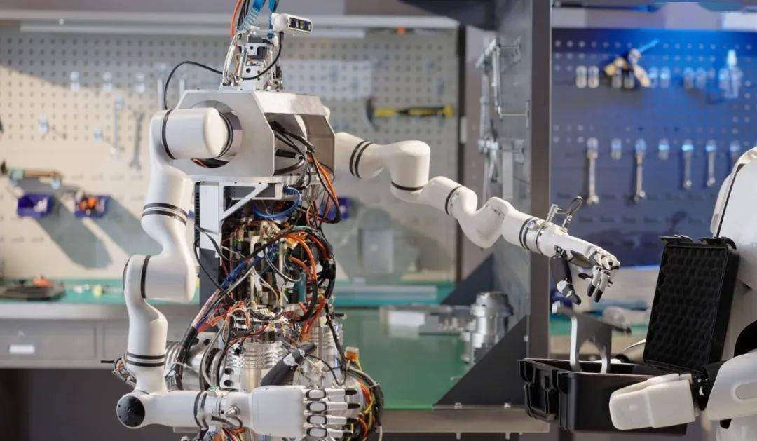 中国科学院自动化研究所发布q系列人形机器人，重新定义智能机器人控制与交互