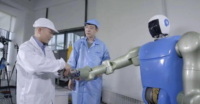 哈尔滨工业大学“智能机器人班”简介